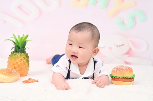 博尔塔拉蒙古宝宝肚子胀拉稀怎么办